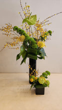 Load image into Gallery viewer, GIF Signature Vase Arrangement