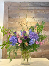 Load image into Gallery viewer, GIF Signature Vase Arrangement