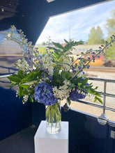 Load image into Gallery viewer, GIF Signature Vase Arrangement