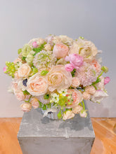 Load image into Gallery viewer, Low Vase Arrangement