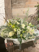 Load image into Gallery viewer, GIF Luxe White Bouquet
