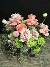 Load image into Gallery viewer, GIF Signature Vase Arrangement