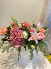 Load image into Gallery viewer, Low Vase Arrangement