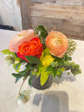 Load image into Gallery viewer, Signature Cocktail Arrangement
