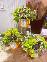 Load image into Gallery viewer, Signature Cocktail Arrangement