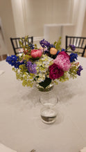 Load image into Gallery viewer, Low Vase Arrangement