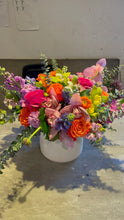 Load image into Gallery viewer, Low Vase Arrangement