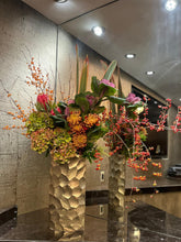 Load image into Gallery viewer, GIF Signature Vase Arrangement