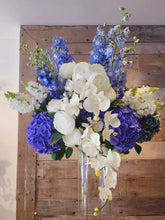 Load image into Gallery viewer, GIF Signature Vase Arrangement
