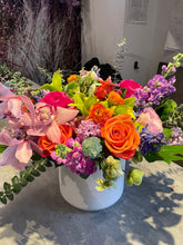 Load image into Gallery viewer, GIF Signature Vase Arrangement