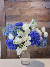 Load image into Gallery viewer, GIF Signature Vase Arrangement