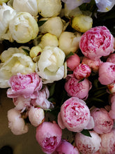Load image into Gallery viewer, Fresh Cut Peonies