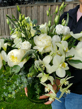 Load image into Gallery viewer, Classic White Vase Arrangment