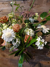 Load image into Gallery viewer, Jane Austen Earl Grey Bouquet