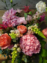 Load image into Gallery viewer, Jane Austen Rosé Bouquet