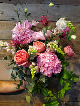 Load image into Gallery viewer, Jane Austen Rosé Bouquet