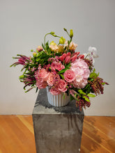 Load image into Gallery viewer, Low Vase Arrangement