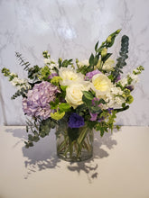 Load image into Gallery viewer, Low Vase Arrangement
