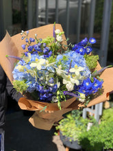 Load image into Gallery viewer, GIF Luxe Blue Bouquet