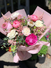 Load image into Gallery viewer, Peony & Friends Bouquet