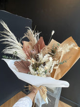 Load image into Gallery viewer, Dried & Preserved Bouquet