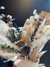 Load image into Gallery viewer, Dried & Preserved Bouquet