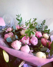 Load image into Gallery viewer, Fresh Cut Peonies