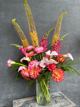 Load image into Gallery viewer, GIF Signature Vase Arrangement