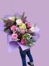 Load image into Gallery viewer, GIF Luxe Purple Bouquet
