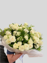 Load image into Gallery viewer, Ultimate Rose Bouquet
