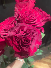 Load image into Gallery viewer, Heart Ecuadorian Roses
