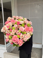 Load image into Gallery viewer, Rose Pavé Bouquet
