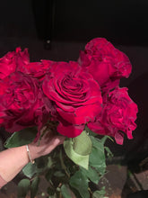 Load image into Gallery viewer, Heart Ecuadorian Roses
