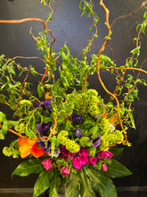 Load image into Gallery viewer, Spring Bouquet
