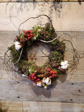 Load image into Gallery viewer, Sustainable Holiday Wreath
