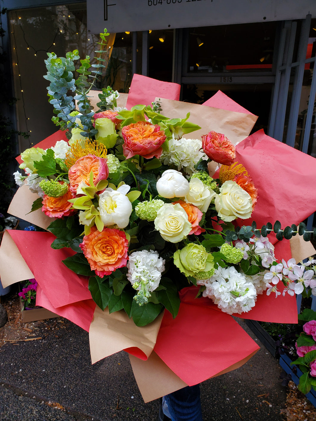 GIF Luxe Apricot Bouquet