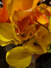Load image into Gallery viewer, Fresh Cut Calla Lilies
