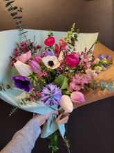 Load image into Gallery viewer, Seasonal Bouquet

