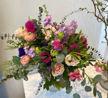 Load image into Gallery viewer, Seasonal Bouquet
