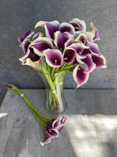 Load image into Gallery viewer, Fresh Cut Calla Lilies
