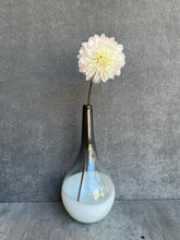 Load image into Gallery viewer, Fresh Cut Dahlias
