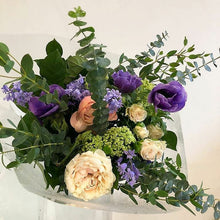 Load image into Gallery viewer, Seasonal Bouquet
