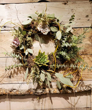Load image into Gallery viewer, Sustainable Holiday Wreath

