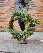 Load image into Gallery viewer, Sustainable Holiday Wreath
