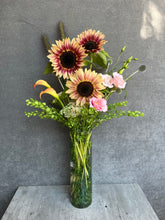 Load image into Gallery viewer, GIF Signature Vase Arrangement
